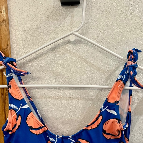NWT Kortni Jeane Everyday One-Piece Peaches Swimsuit Size Small Blue Orange - Picture 2 of 7